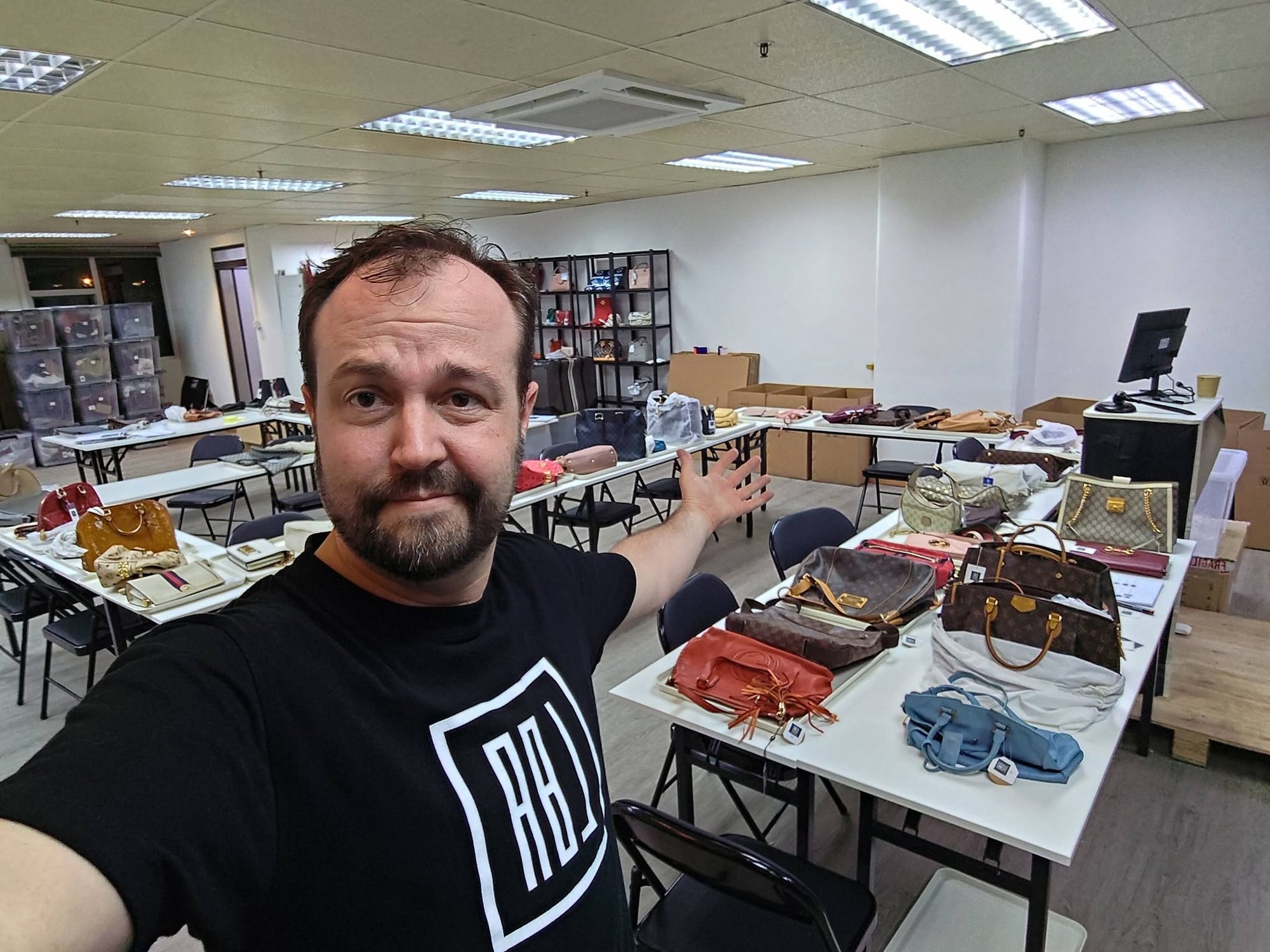 J-Ports CEO in the LBA auction room